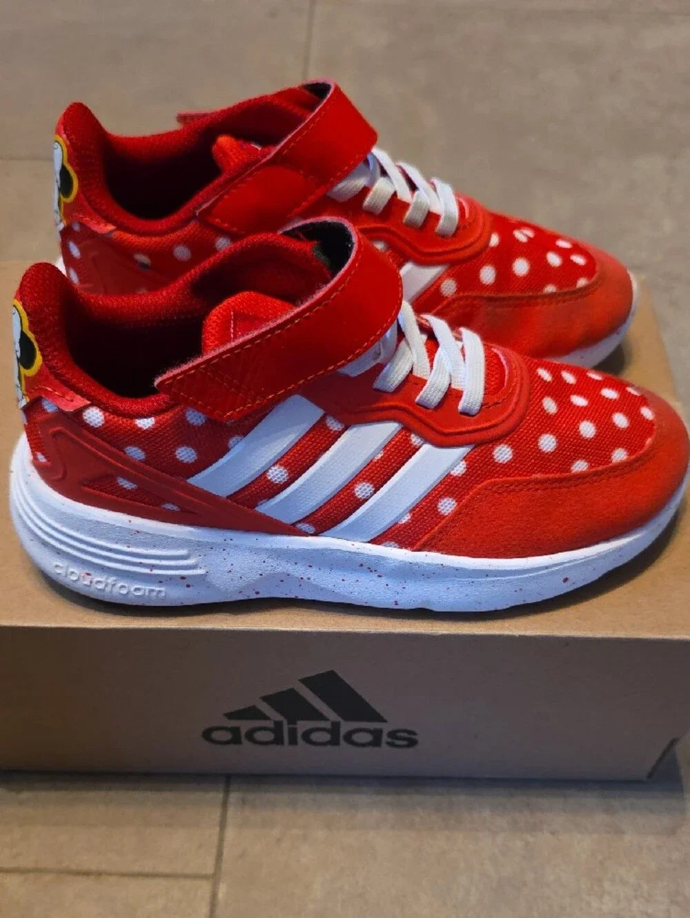 Adidas Disney Minnie Mouse Kid's Red and White Polka Dot Sneakers. Size 1
